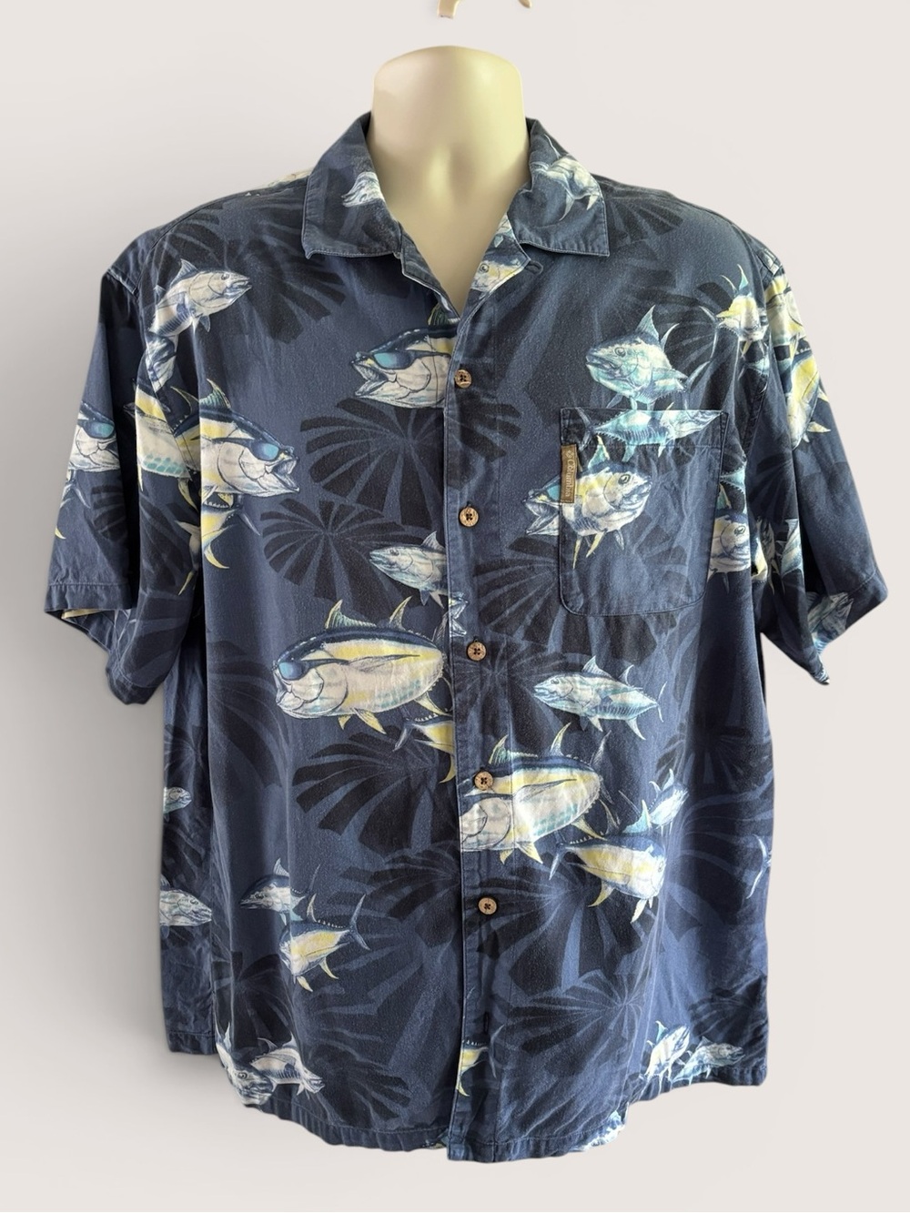 Vtg Columbia River Lodge Yellowfin Tuna Fish Print Hawaiian Short Sleeve Shirt L